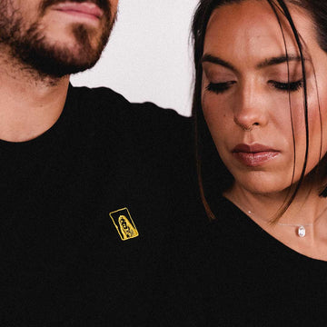 T-shirt Padroeira Preta e Amarelo